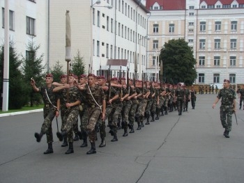 В Запорожской области 30 юношей попадт в президентский полк фото