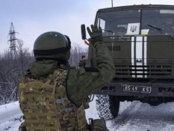 В зоне АТО введут ограничение на движение военного транспорта фото