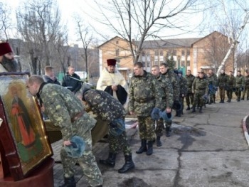 В Запорожье солдаты принимали присягу фото