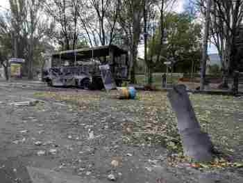 В Днепропетровской области учебный снаряд попал в сельский двор фото