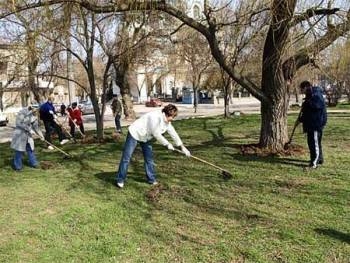 В Запорожье провели субботник фото