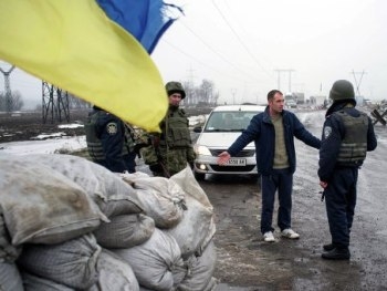 В зоне АТО задержали местных жителей, которые разбойничали под видом силовиков фото