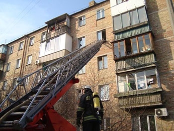 Мелитопольские спасатели вовремя подоспели на помощь пенсионерке фото