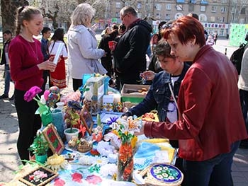 В Мелитополе состоялась художественная акция Писанка мира фото