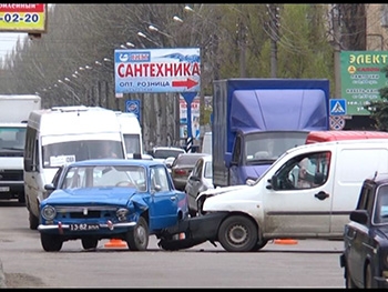 В ГАИ рассказали, кто виновен в ДТП на перекрестке ул. Вакуленчука с проспектом фото