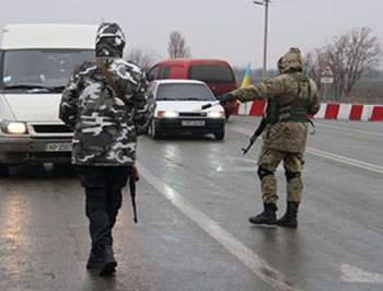 На блокпостах теперь несут службу и пограничники фото