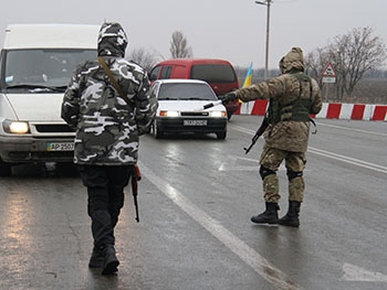 Мелитополь примет блокпосты в коммунальную собственность фото