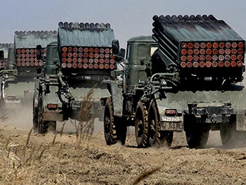 Боевики возвращают тяжелое вооружение фото