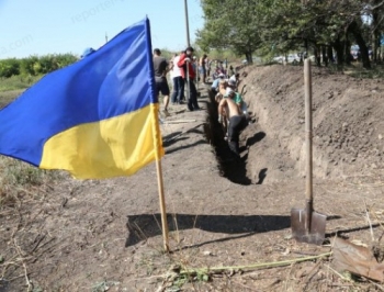 В Запорожской области укрепляют оборону фото