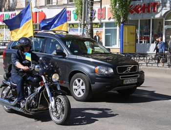 Разрыв шаблона. В Мелитополе память участников ВОВ чтят даже правосеки (ФОТОРЕПОРТАЖ) фото