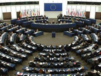 Европарламент изменит отношения с Россией фото