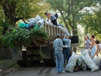 В Запорожской области убирали обочины фото