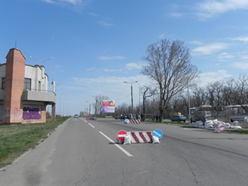 При въезде в Бердянск на блокпостах вручают повестки. Пока только местным  фото