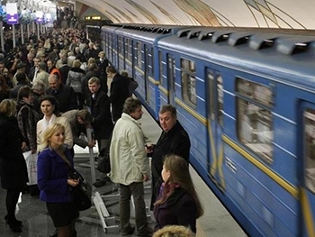 В Киевском метро погиб человек фото