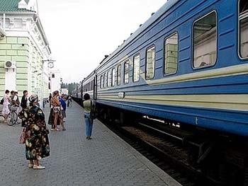 В Бердянск будут ходить два дополнительных поезда фото