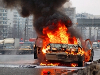 В Запорожье горело авто фото