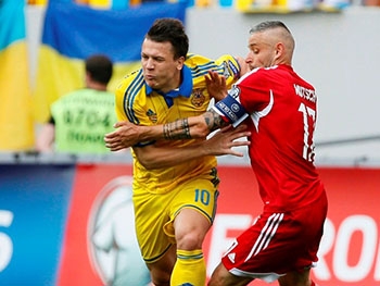 За украинского футболиста Коноплянку борется вся Европа фото