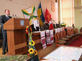 В Мелитополе отпраздновали День Конституции фото