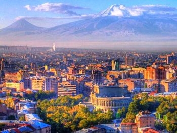 За разгон митинга в Ереване завели уголовное дело фото