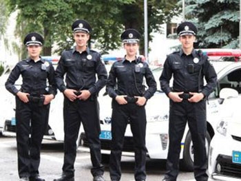 Сотрудники патрульной полиции в Киеве лишились уже трех пистолетов фото