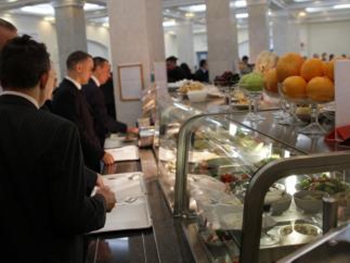 Столовая Верховной Рады начала обслуживать банкеты и корпоративы фото