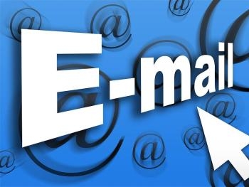 Запорожские абитуриенты отправляют документы на E-mail фото