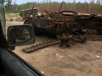 Боевики обстреляли детский сад в Станице Луганской фото