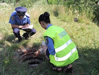 Пропавшую месяц назад девушку нашли в канализационном колодце фото