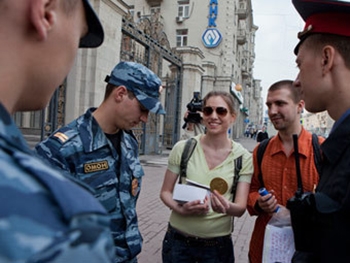 Городской гражданин. Проверка украинцев в Москве.