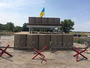 В Украине впервые установлены блокпосты по стандартам НАТО фото