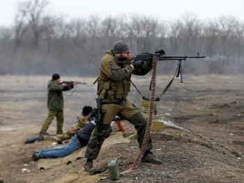 Боевики ночью обстреляли Дзержинск фото