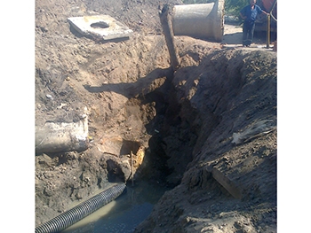 Капремонт канализации на Новом Мелитополе коммунальщики повели так, что абоненты этого не заметили фото
