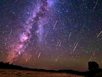 Сегодня ночь звездопада: озвучено точное время метеоритного дождя фото