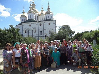 Мелитопольские паломники посетили святыни Полтавщины и знаменитую Сорочинскую ярмарку фото