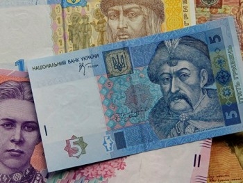 Украинцам могут повысить минимальную зарплату фото
