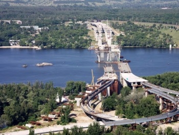 Запорожские мосты-недострои отметили десятилетие фото