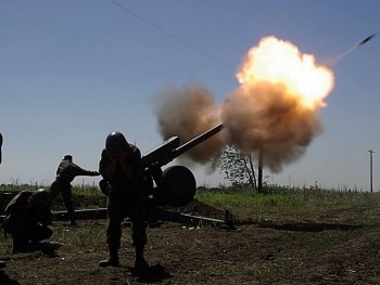 В Донбассе возобновились обстрелы военных фото