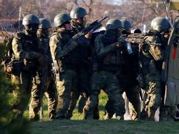 В аннексированном Крыму проходят выборы фото