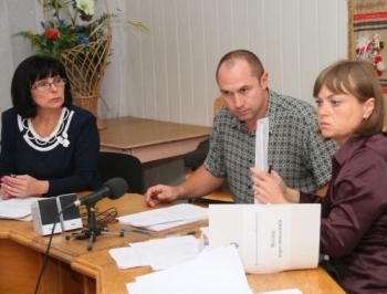 Скандальное заседание мелитопольского избиркома закончилось составлением протокола фото