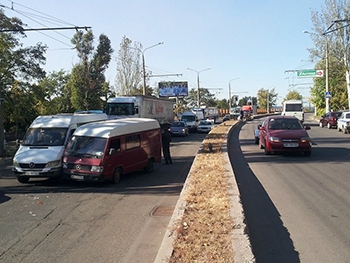 В Запорожье снова ДТП с участием маршрутки фото