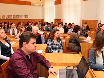 В Мелитополе презентовали уникальный учебник, который мотивирует студентов учиться фото