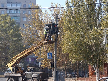 В Мелитополе установят первый микропроцессорный светофор фото