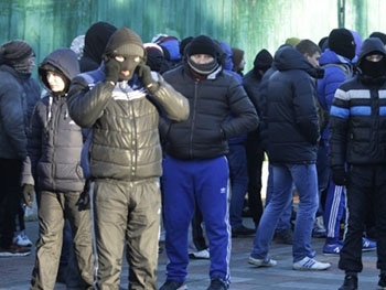 В Запорожье неизвестные напали на палатку волонтеров фото