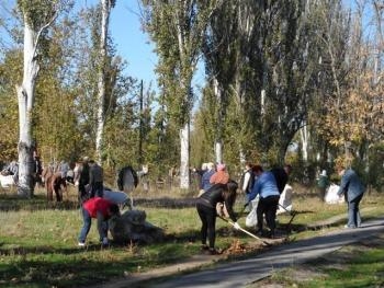 Запорожцев зовут на субботник фото