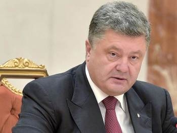 Порошенко извинился перед волонтерами фото