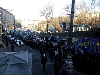 Яценяку на гілляку!: В Киеве проходит митинг за отставку Яценюка фото