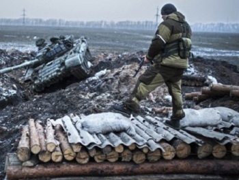 За сутки боевики совершили 61 обстрел фото