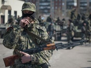 В Славянске боевик добровольно сдался фото