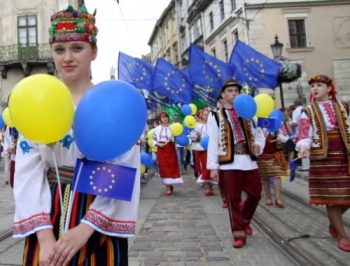 Украинцы поддерживают вступление в ЕС фото