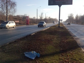 Жуткое ДТП в Запорожье. Мужчину сбили сразу два автомобиля фото